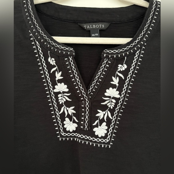 Talbots Women's Size 2XL Top‎ Flower Embroidery Cap Sleeves Summer Staple V-Neck - Picture 3 of 7